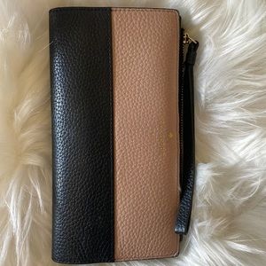 Kate Spade wristlet wallet
